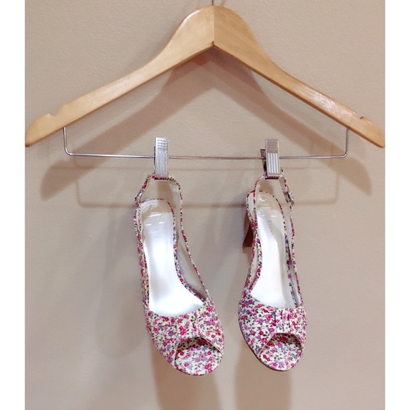 Etienne Aigner Osbert Floral Peep Toe Pumps 8.5 - Picture 3 of 6